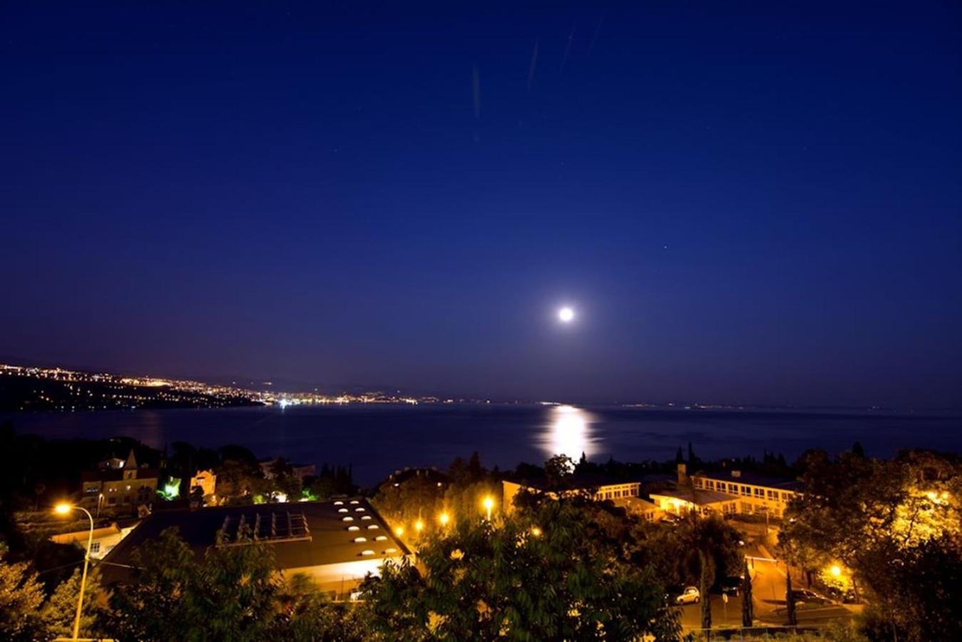 Apartments And Rooms Vila Irma Opatija Exterior foto