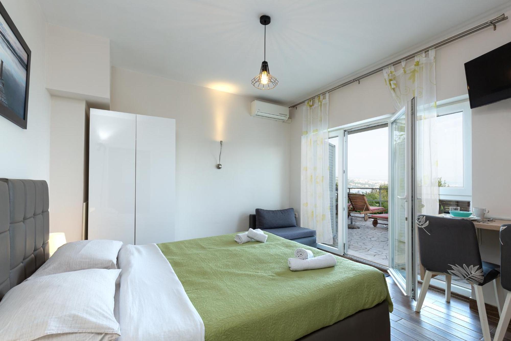 Apartments And Rooms Vila Irma Opatija Habitación foto