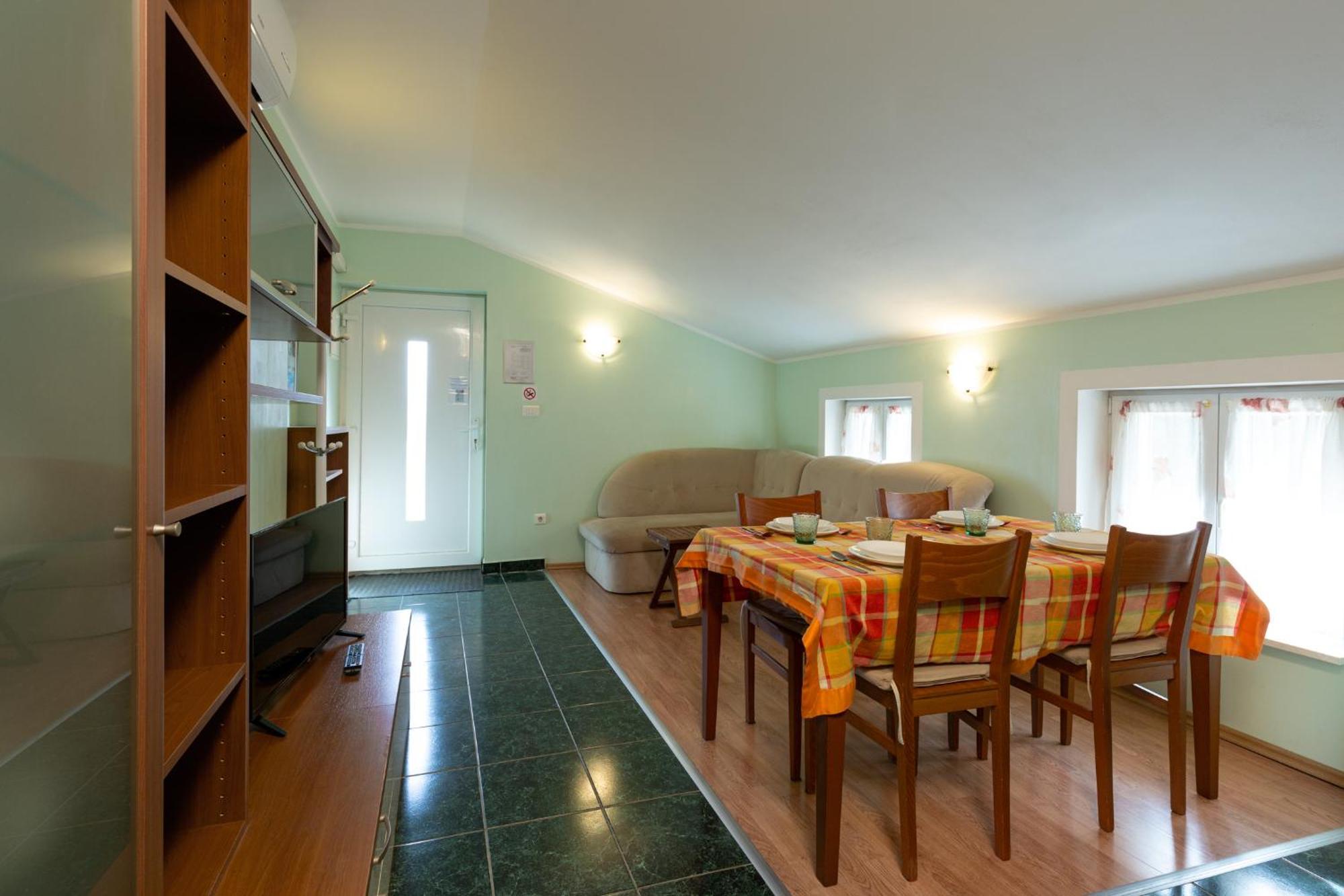Apartments And Rooms Vila Irma Opatija Habitación foto