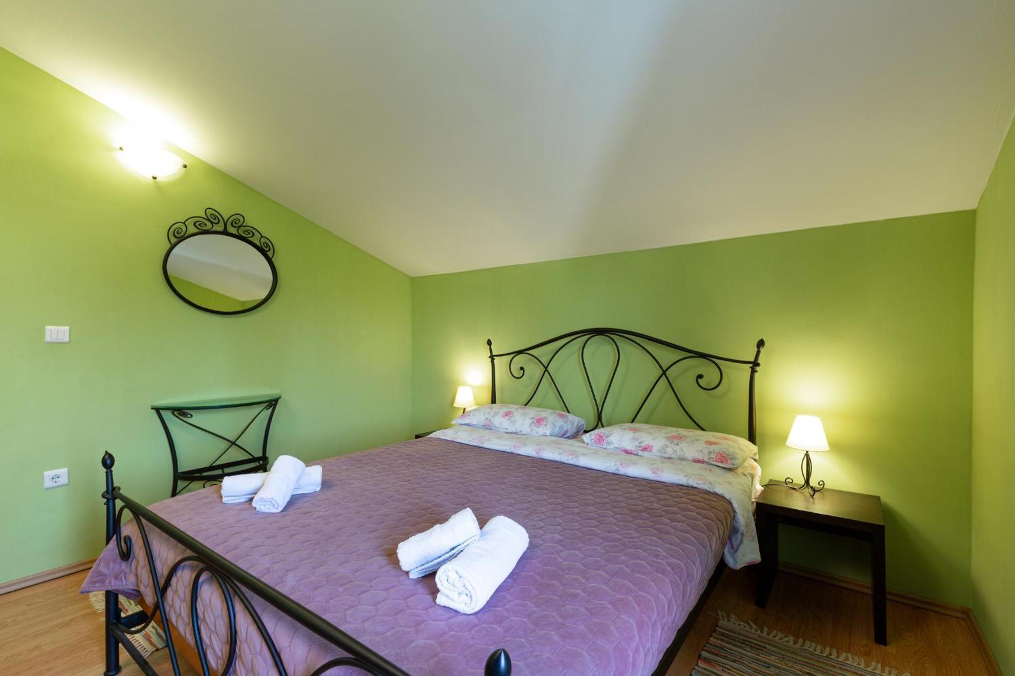 Apartments And Rooms Vila Irma Opatija Habitación foto